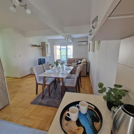 Apartment Kamche Lux *