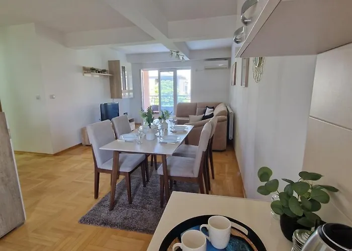 Apartment Kamche Lux *